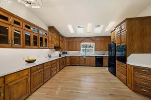 2323 W 28th Ave, Eugene, OR 97405 - Photo 11