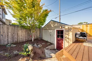 307 E 22nd St, Vancouver, WA 98663 - Photo 25