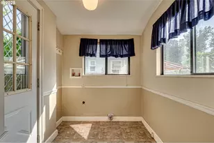 307 E 22nd St, Vancouver, WA 98663 - Photo 11