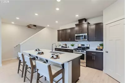8885 SW Mohegan Ln, Tualatin, OR 97062 - Photo 5