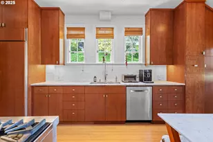 2844 SW Hillsboro St, Portland, OR 97239 - Photo 13