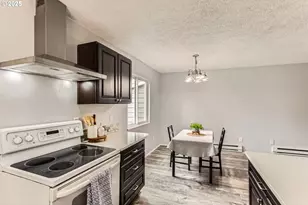 2704 SE 138th Ave, Portland, OR 97236 - Photo 9