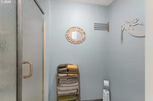 654 Cherry Dr, Eugene, OR 97401 - Photo 19