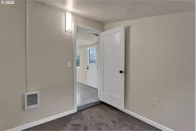 650 Tangent St, Lebanon, OR 97355 - Photo 17