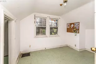 4921 SE Glenwood St, Portland, OR 97206 - Photo 7