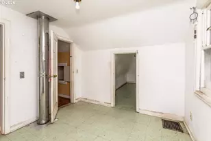 4921 SE Glenwood St, Portland, OR 97206 - Photo 9