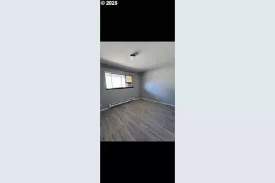 587 W Berdine St, Roseburg, OR 97471 - Photo 11