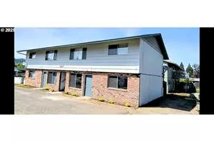 587 W Berdine St, Roseburg, OR 97471 - Photo 1