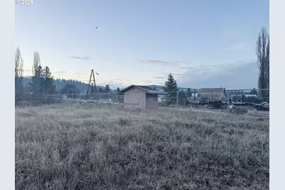 111 S Wasco Ave, Chiloquin, OR 97624 - Photo 9