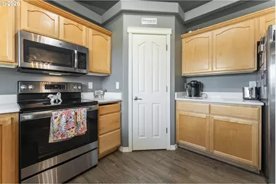 904 Isabel Dr, Jefferson, OR 97352 - Photo 13