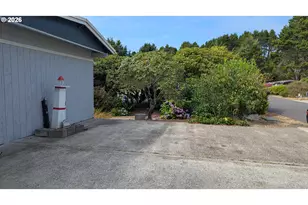 1600 Rhododendron Dr, Florence, OR 97439 - Photo 3
