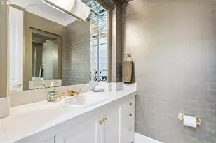 8212 NW Fruit Valley Rd, Vancouver, WA 98665 - Photo 17