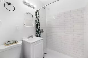 9946 N Lombard St, Portland, OR 97203 - Photo 25
