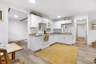 9946 N Lombard St, Portland, OR 97203 - Photo 9