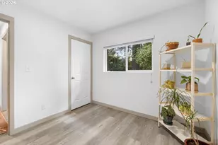 9946 N Lombard St, Portland, OR 97203 - Photo 17