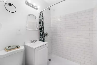 9946 N Lombard St, Portland, OR 97203 - Photo 19