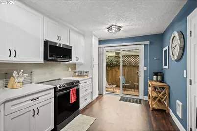 8065 N Ivanhoe St #9, Portland, OR 97203 - Photo 11