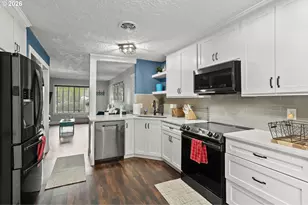 8065 N Ivanhoe St, Portland, OR 97203 - Photo 13