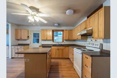 94428 Rink Creek Ln, Coquille, OR 97423 - Photo 11