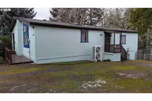 464 NE Kirby Ave, Roseburg, OR 97470 - Photo 3