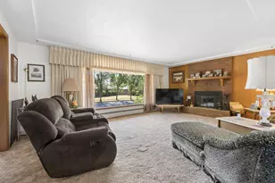 709 NE 107th Pl, Portland, OR 97220 - Photo 5