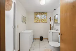 709 NE 107th Pl, Portland, OR 97220 - Photo 19