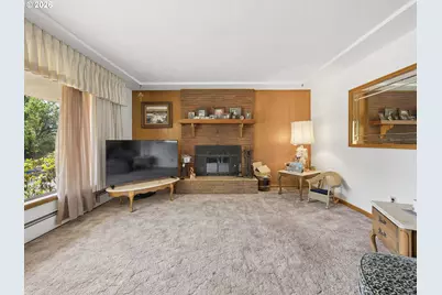 709 NE 107th Pl, Portland, OR 97220 - Photo 3