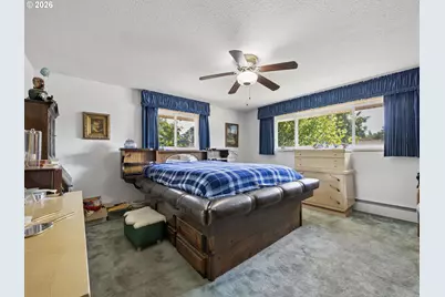 709 NE 107th Pl, Portland, OR 97220 - Photo 11