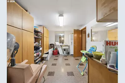 709 NE 107th Pl, Portland, OR 97220 - Photo 21