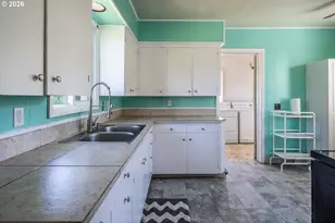 904 E 14th St, The Dalles, OR 97058 - Photo 13