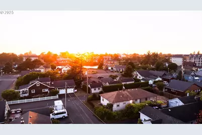 815 N King St, Seaside, OR 97138 - Photo 31