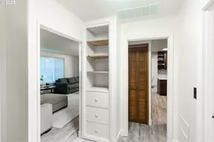 815 N King St, Seaside, OR 97138 - Photo 9