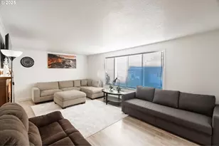 815 N King St, Seaside, OR 97138 - Photo 21