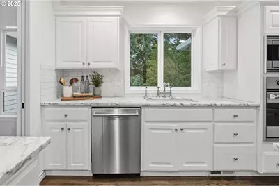 12723 Adrian Ct, Lake Oswego, OR 97034 - Photo 15