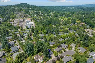 12723 Adrian Ct, Lake Oswego, OR 97034 - Photo 3