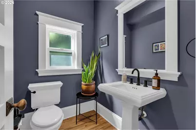 2237 NE Clackamas St, Portland, OR 97232 - Photo 23