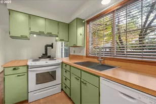 1300 NE 155th Ave, Portland, OR 97230 - Photo 9