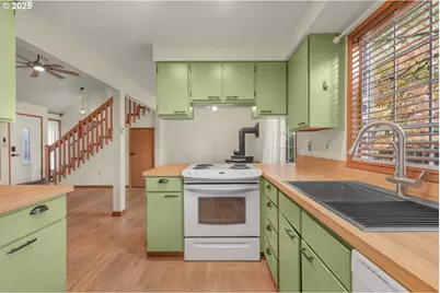 1300 NE 155th Ave, Portland, OR 97230 - Photo 11