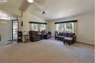 3735 Cobleigh Rd, Eagle Point, OR 97524 - Photo 9