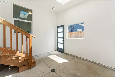 2723 SE 74th Ave, Portland, OR 97206 - Photo 15