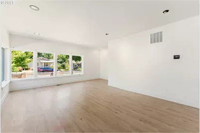 2723 SE 74th Ave, Portland, OR 97206 - Photo 5