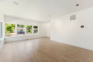 2723 SE 74th Ave, Portland, OR 97206 - Photo 5