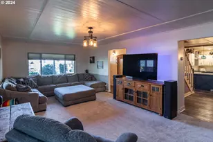 127 Deaton Ct, Canyonville, OR 97417 - Photo 3