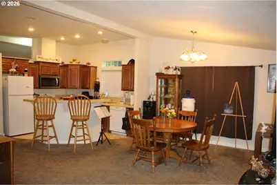952 N Adams St, Lafayette, OR 97127 - Photo 15