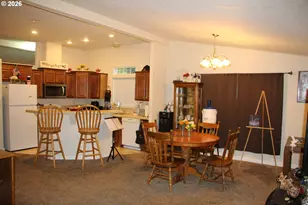 952 N Adams St, Lafayette, OR 97127 - Photo 15