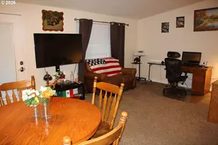952 N Adams St, Lafayette, OR 97127 - Photo 17