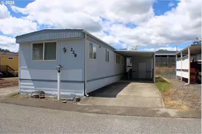 228 SE Estate Loop, Winston, OR 97496 - Photo 3