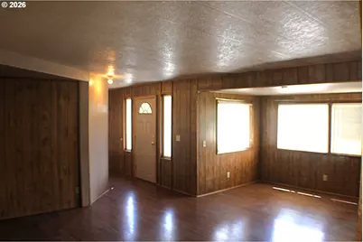 228 SE Estate Loop, Winston, OR 97496 - Photo 13