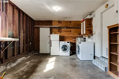 432 40th St, Springfield, OR 97478 - Photo 17