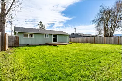 432 40th St, Springfield, OR 97478 - Photo 21